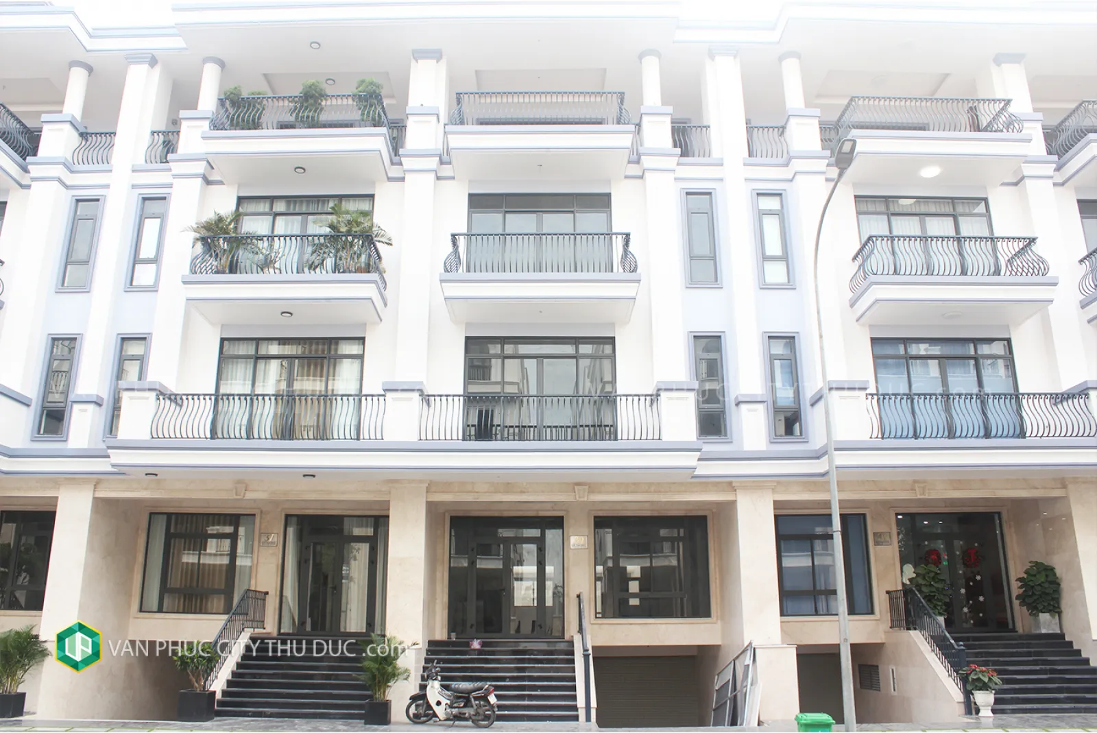 Bán gấp căn nhà thô hoàn thiện mặt ngoài hướng Bắc 7x22m, nhà mới xây ngay khu sầm uất giá 27,5 tỷ