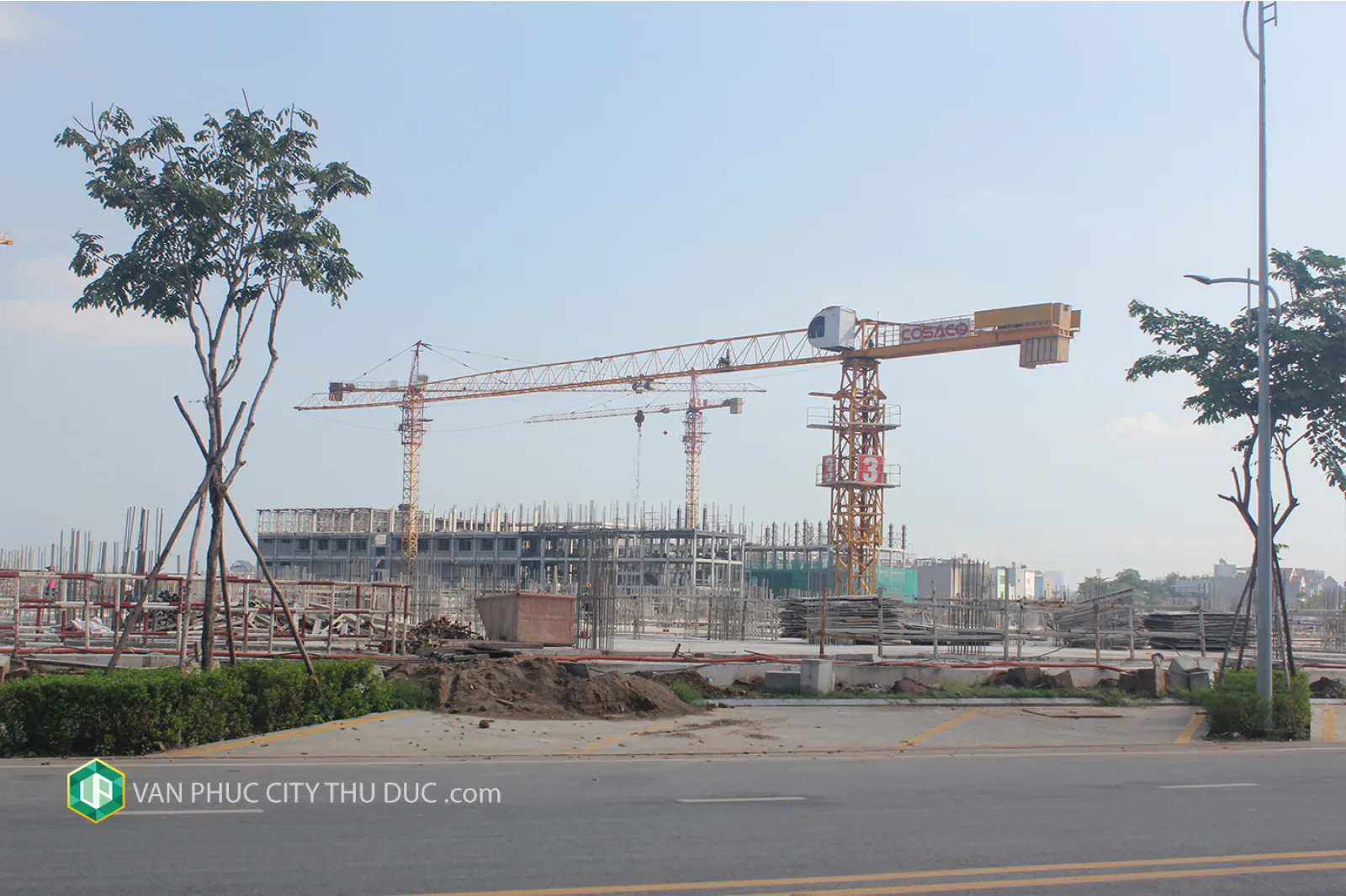 Bán nhà thô hoàn thiện mặt ngoài hướng Nam 7x20m, đang xây dựng ngay Phố đi bộ giá 34 tỷ