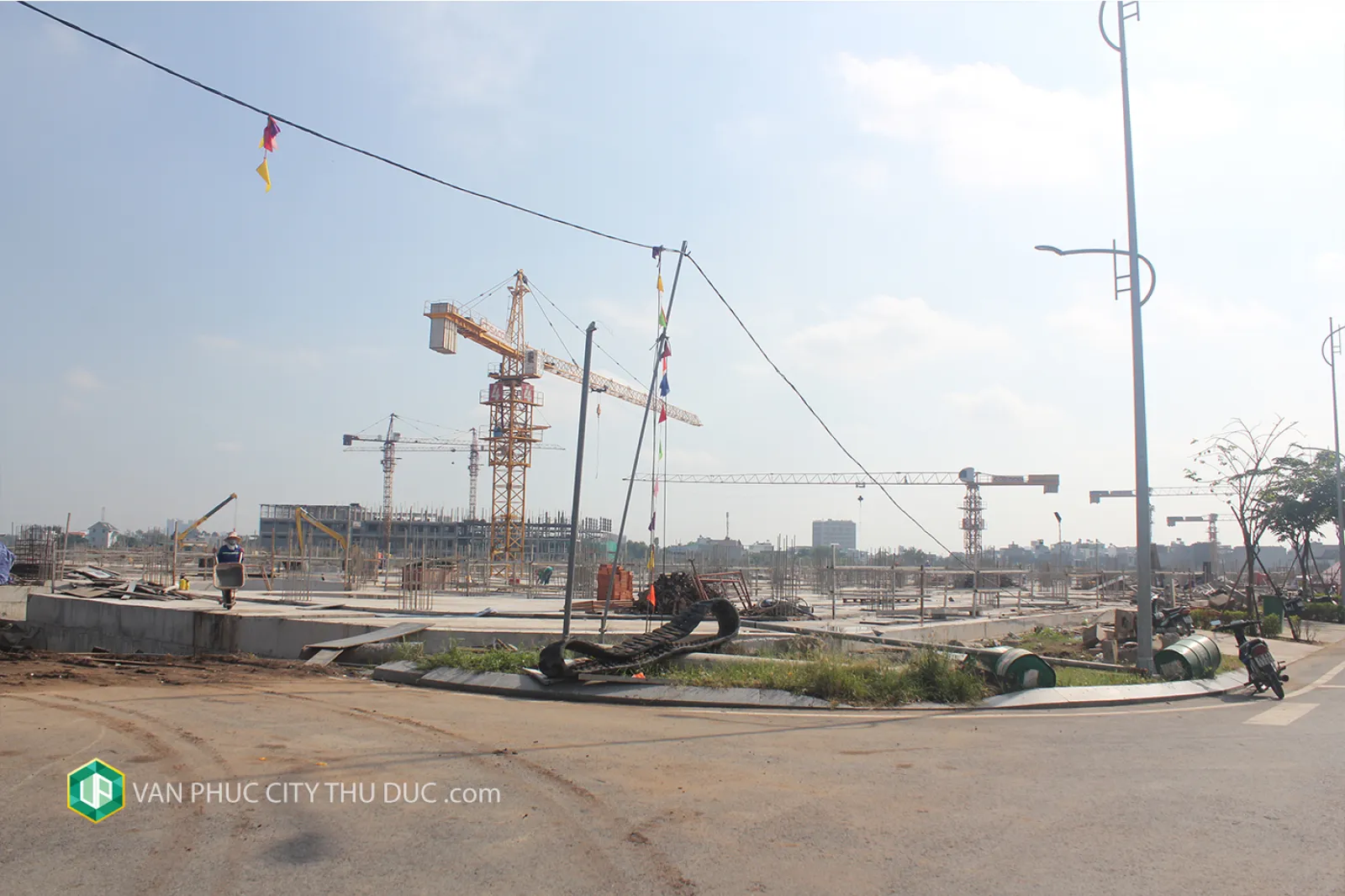 Bán nhà thô hoàn thiện mặt ngoài hướng Nam 7x20m, đang xây dựng ngay Phố đi bộ giá 34 tỷ