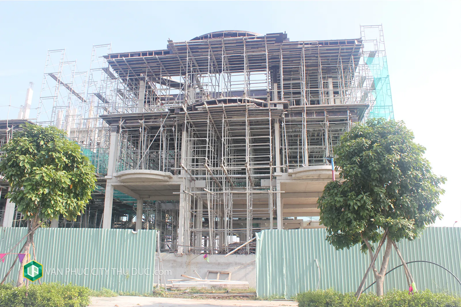 Cần cho thuê Biệt thự Mansion hướng Tây Nam, hoàn thiện mặt ngoài view Sông