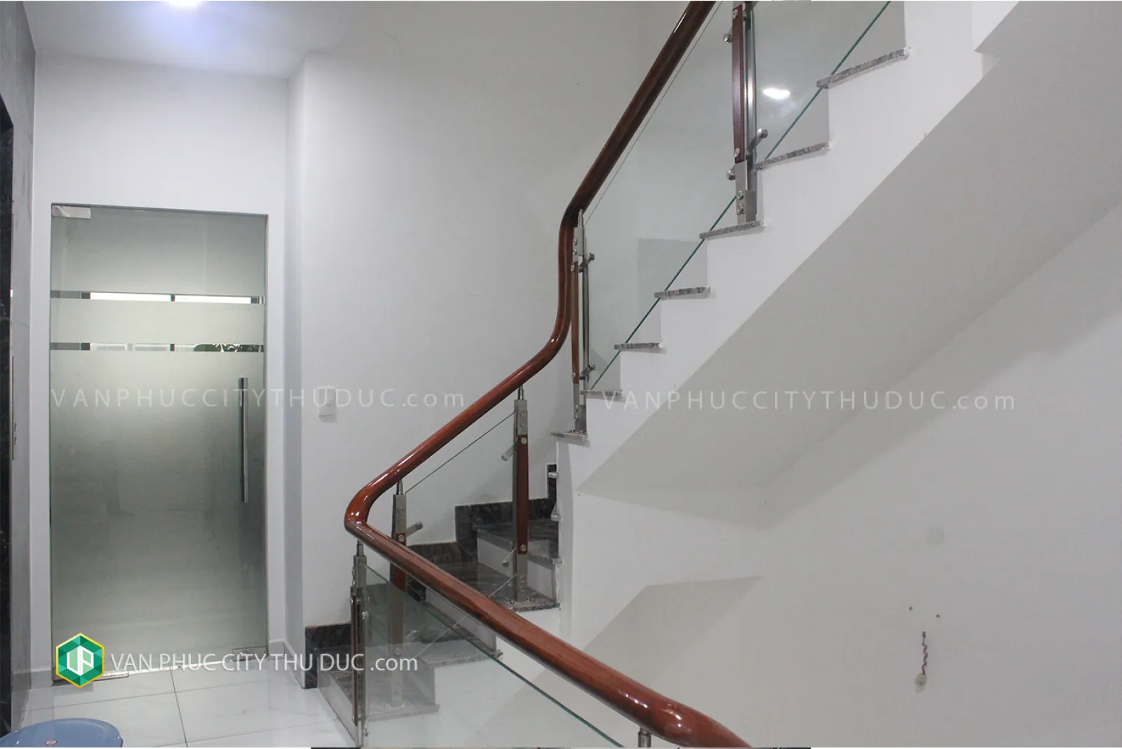 Cần cho thuê nhà  hướng Đông Bắc 5x20m, nội thất cơ bản giá 36 triệu