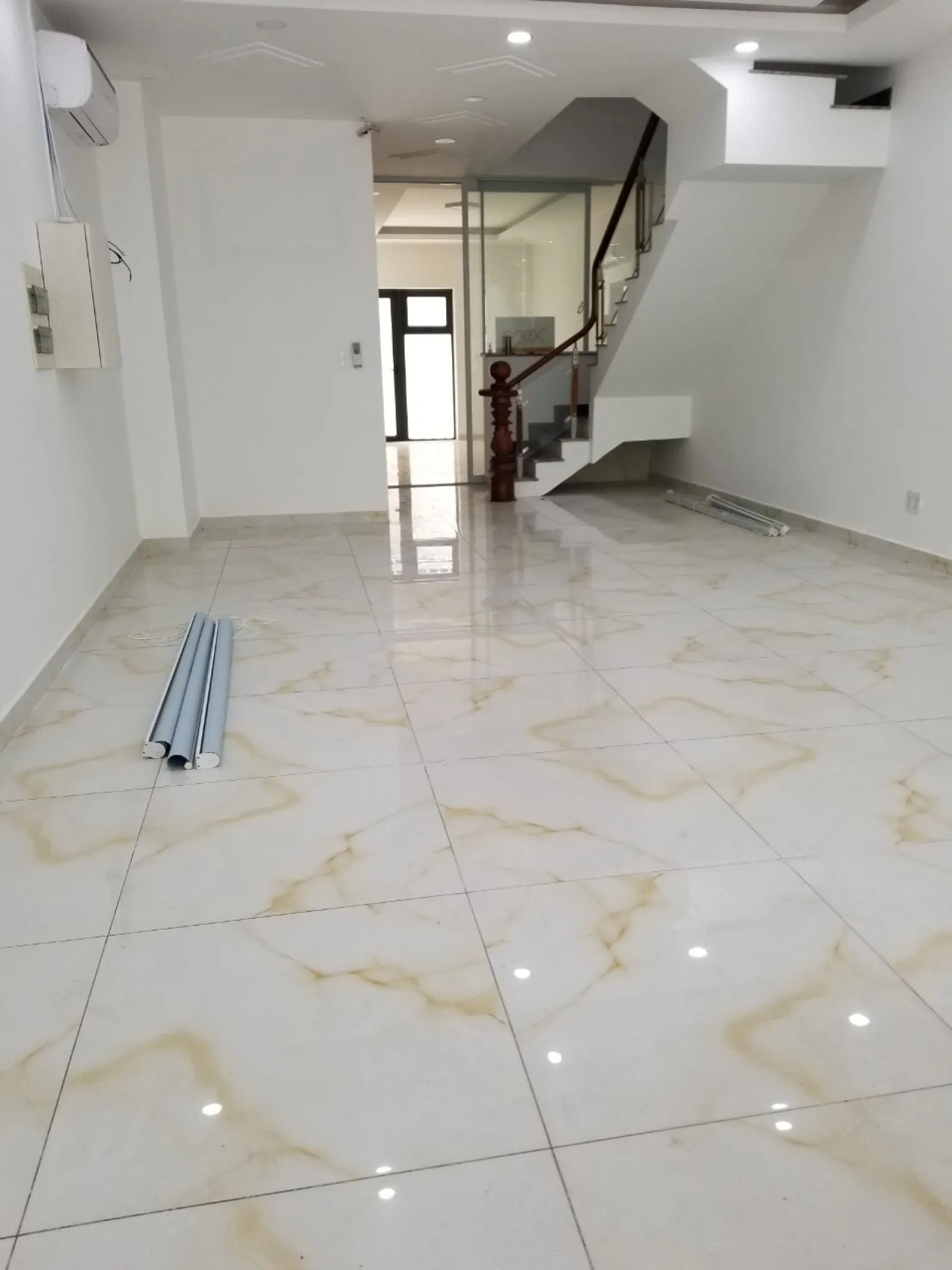 Cần cho thuê nhà  hướng Đông Bắc 5x20m, nội thất cơ bản giá 36 triệu