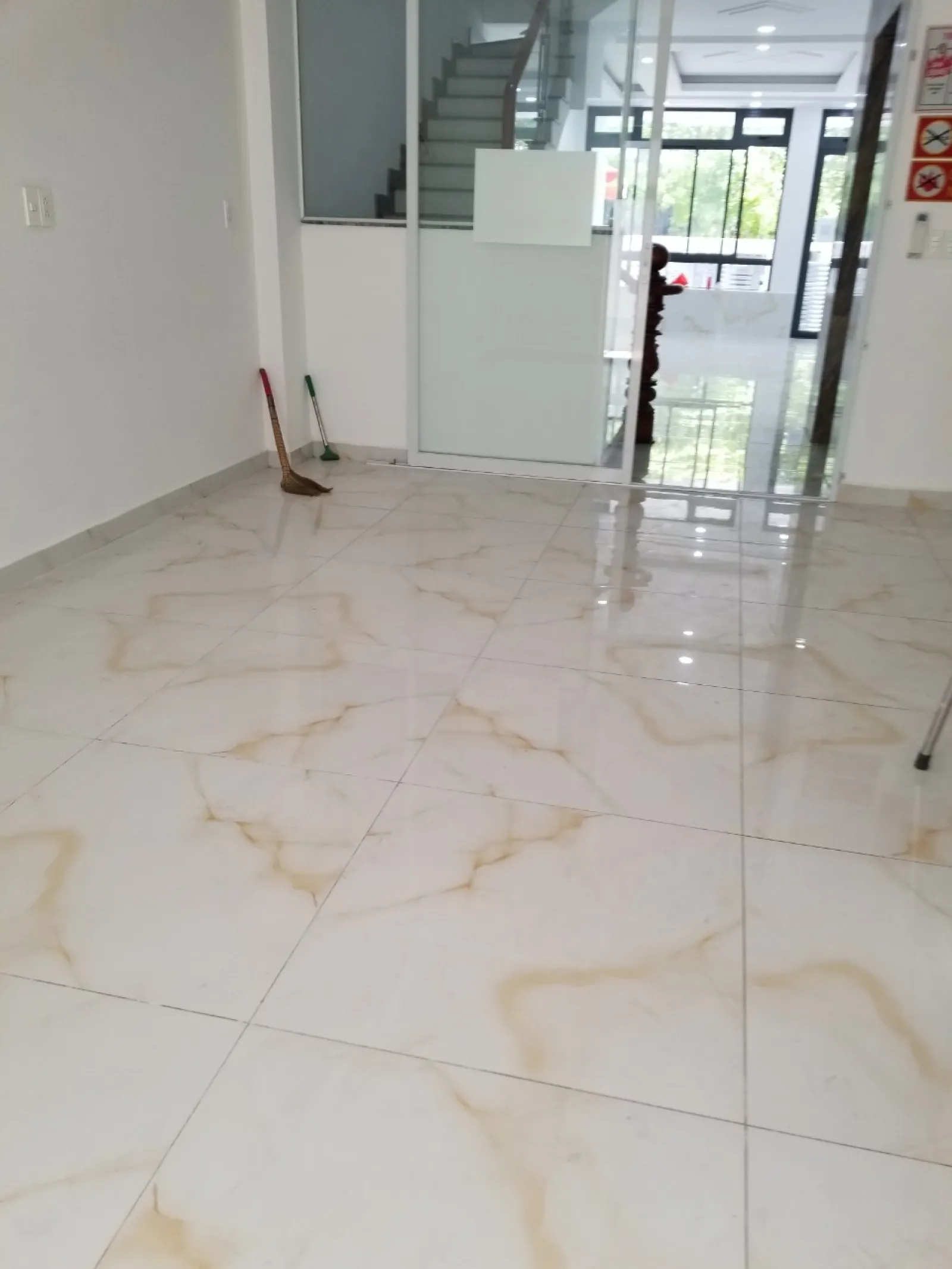 Cần cho thuê nhà  hướng Đông Bắc 5x20m, nội thất cơ bản giá 36 triệu