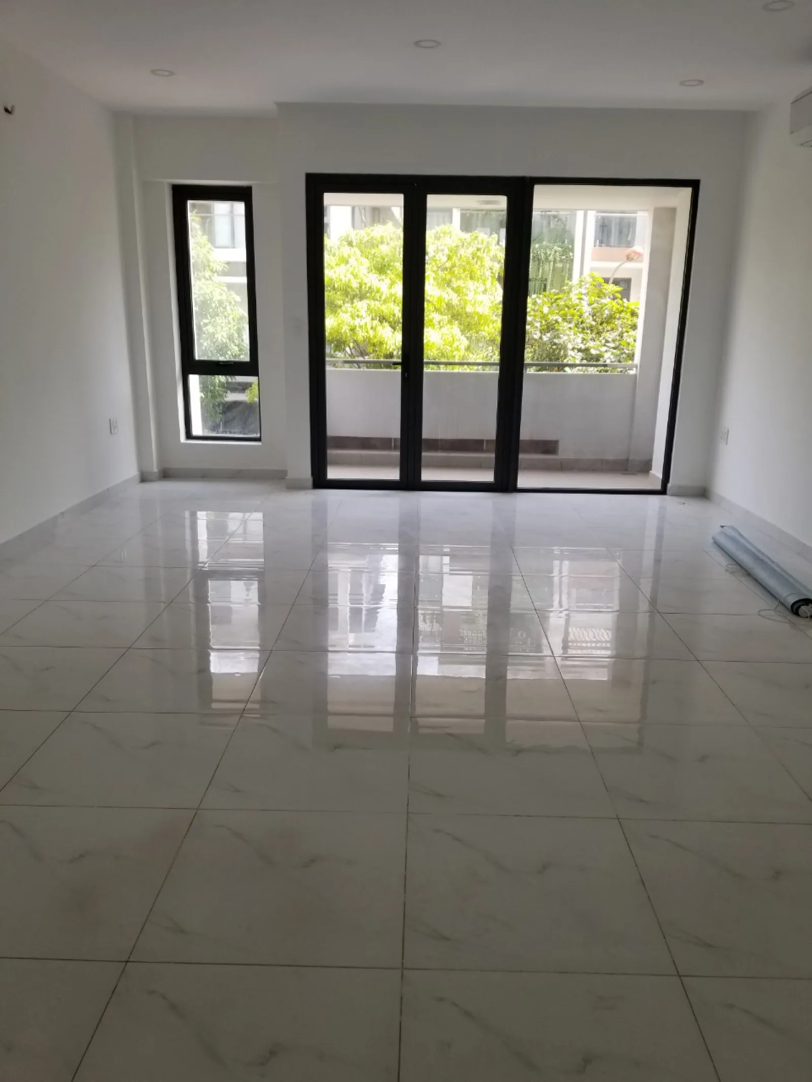 Cần cho thuê nhà  hướng Đông Bắc 5x20m, nội thất cơ bản giá 36 triệu