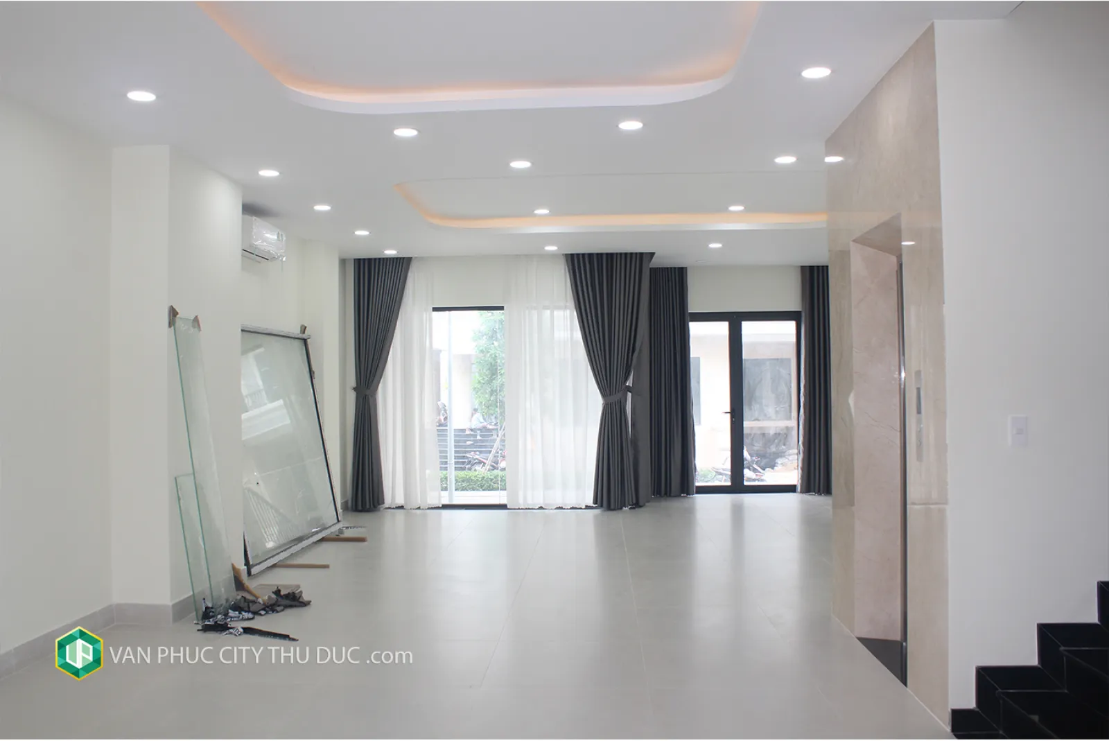 Cần cho thuê nhà làm văn phòng hướng Tây Nam 7x19m, nội thất Cao Cấp đối diện Kênh Sông Trăng giá 33 triệu