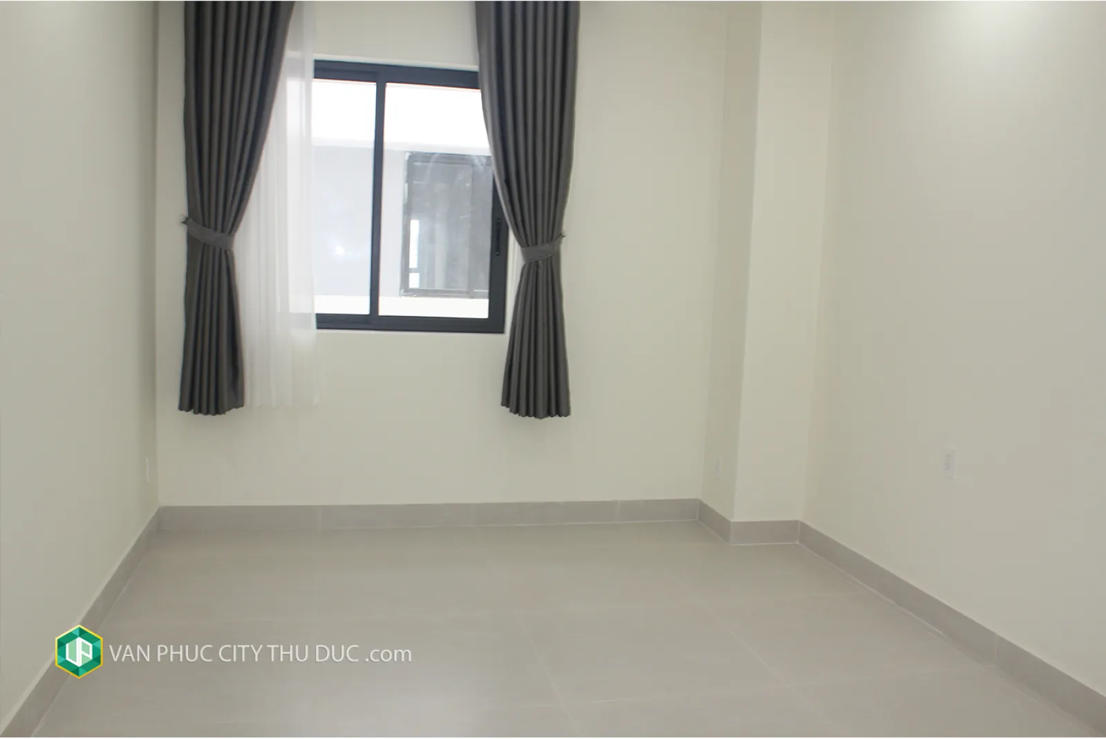 Cần cho thuê nhà làm văn phòng hướng Tây Nam 7x19m, nội thất Cao Cấp đối diện Kênh Sông Trăng giá 33 triệu