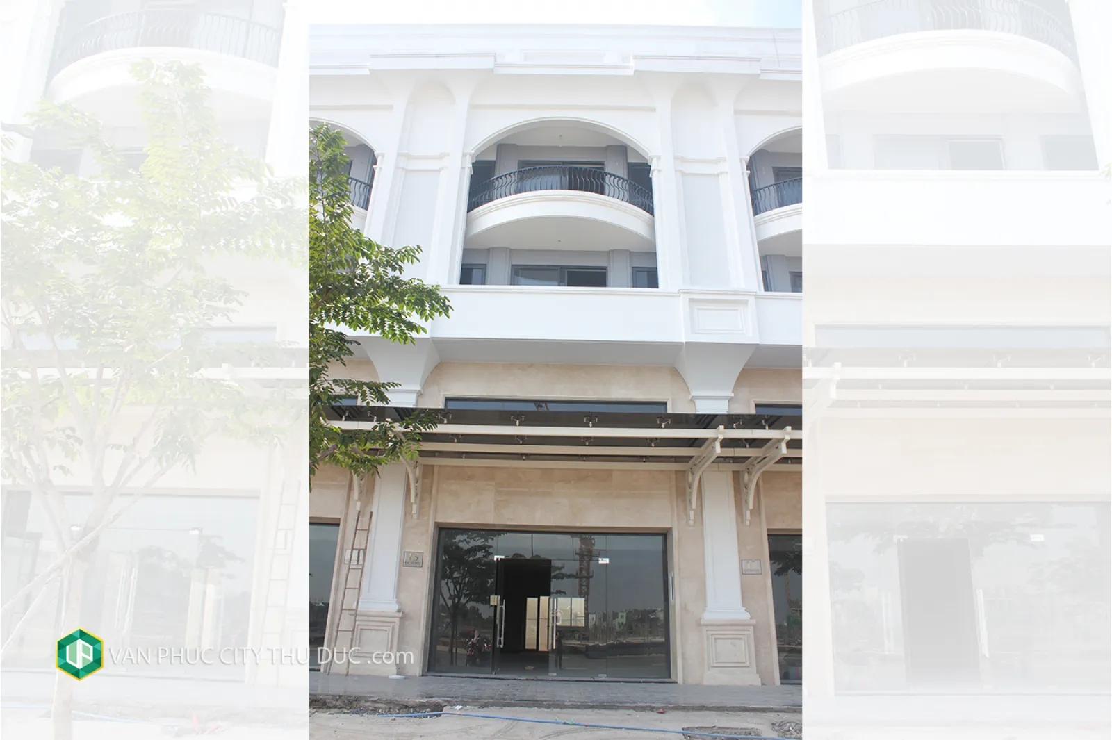 Cần cho thuê Shophouse Đinh Thị Thi hướng Tây Bắc 7x20m, hoàn thiện mặt ngoài ngay khu sầm uất giá 61 triệu