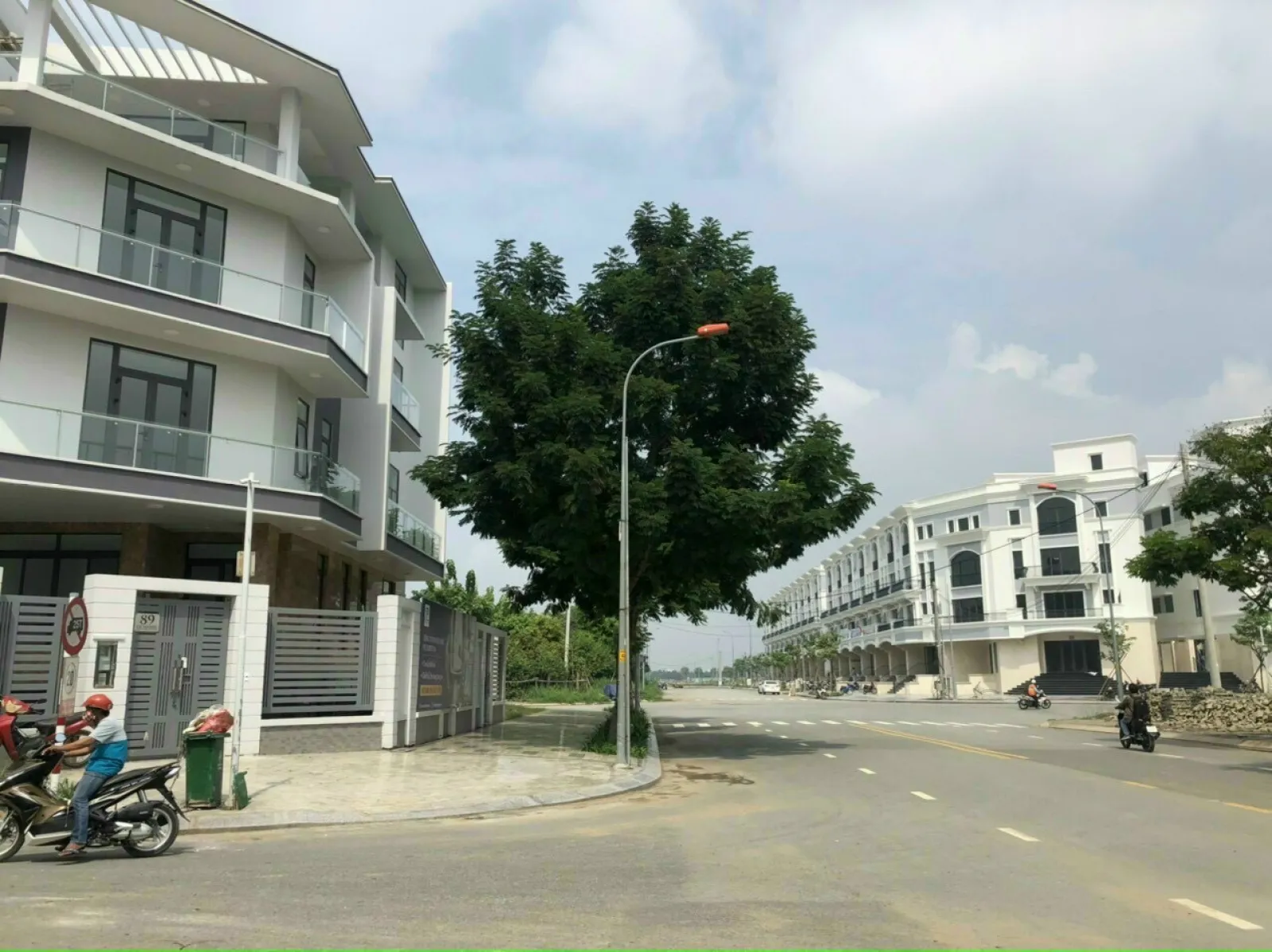 Căn góc hai mặt tiền mới xây gần kề Kênh Sông Trăng giá chỉ 51 triệu