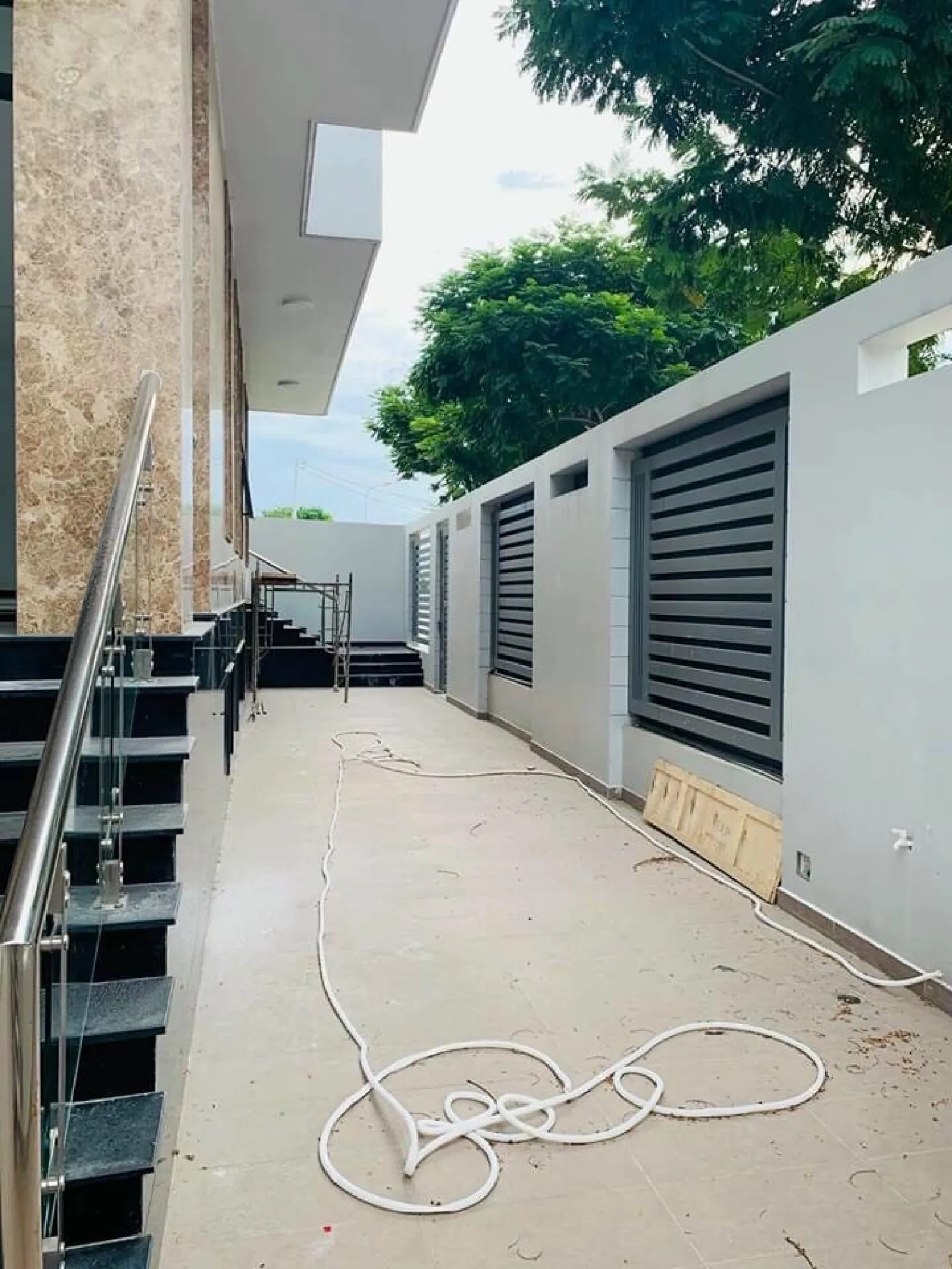 Căn góc hai mặt tiền mới xây gần kề Kênh Sông Trăng giá chỉ 51 triệu