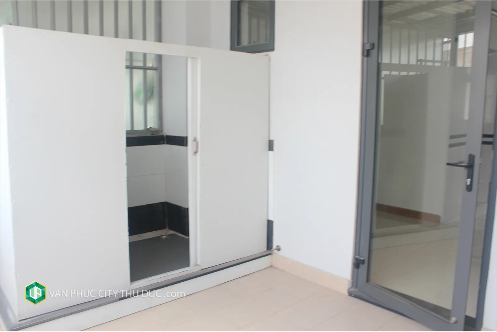 [CHỦ BÁN GẤP] nhà hoàn thiện NT hướng Đông Nam 5x21.5m, đường rộng 20m giá chỉ 23 tỷ