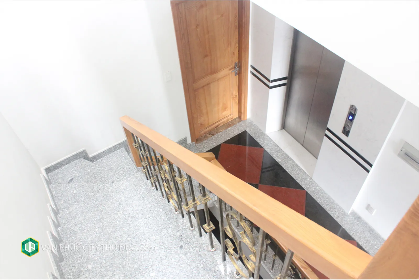 [CHỦ BÁN GẤP] nhà hoàn thiện NT hướng Đông Nam 5x21.5m, đường rộng 20m giá chỉ 23 tỷ