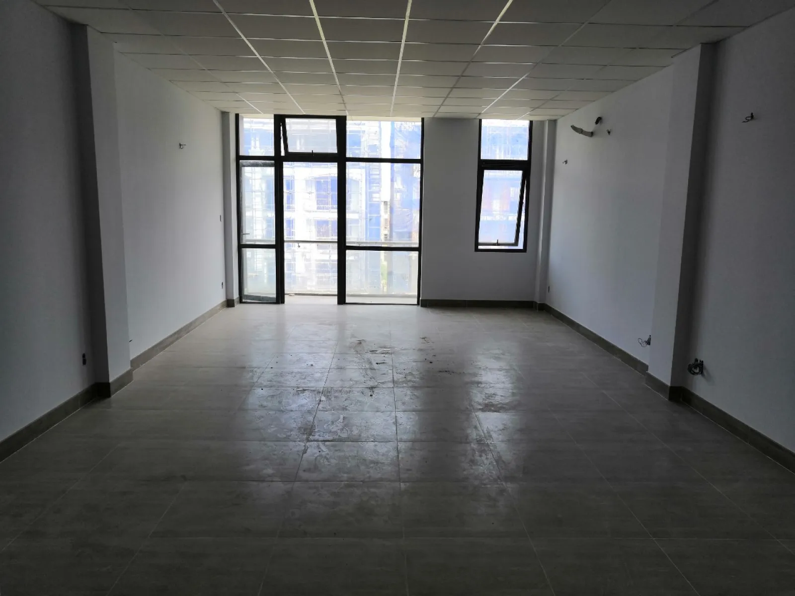 Chính chủ cho thuê Shophouse Nguyễn Thị Nhung 5x20m, 6 tầng giá chỉ 41 triệu