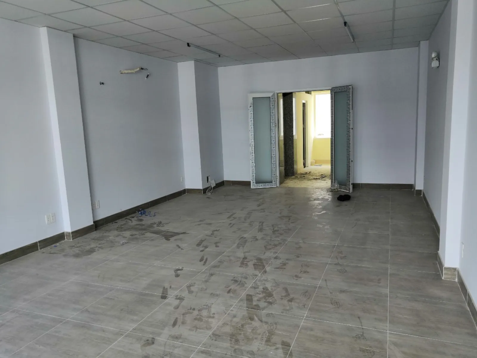 Chính chủ cho thuê Shophouse Nguyễn Thị Nhung 5x20m, 6 tầng giá chỉ 41 triệu