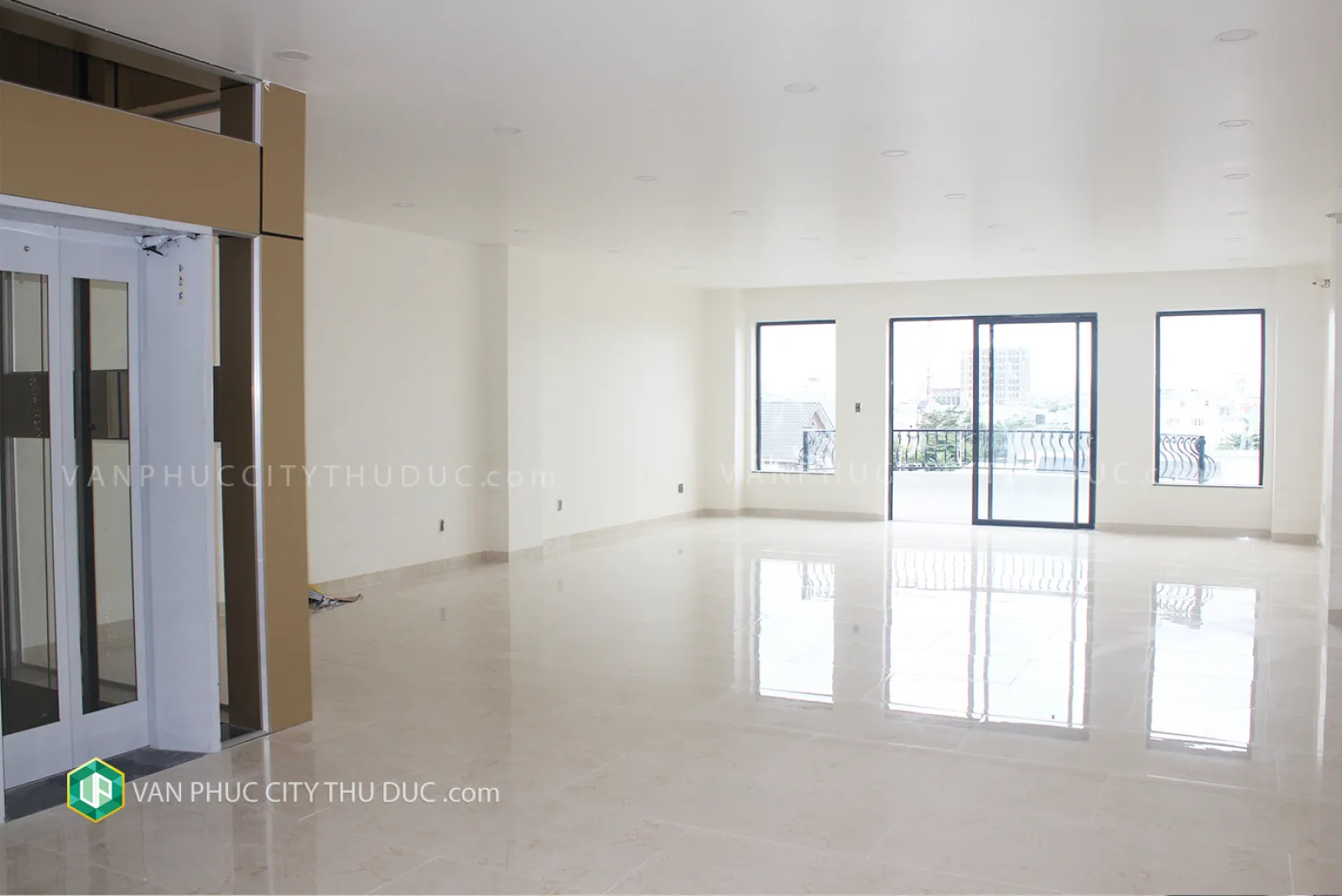 Chính chủ cho thuê từng tầng làm văn phòng hướng Đông Bắc 7x21m, nội thất cơ bản giá 18 triệu