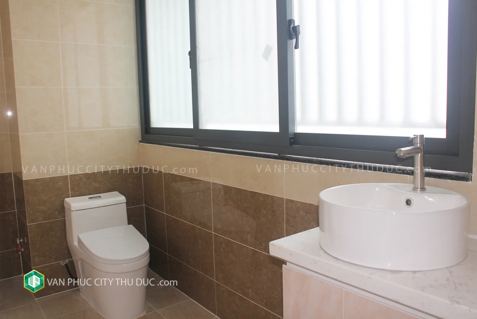 Chính chủ cho thuê từng tầng làm văn phòng hướng Đông Bắc 7x21m, nội thất cơ bản giá 18 triệu