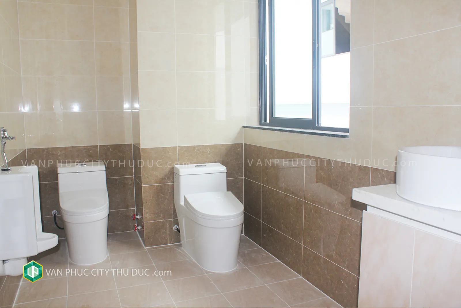 Chính chủ cho thuê từng tầng làm văn phòng hướng Đông Bắc 7x21m, nội thất cơ bản giá 18 triệu