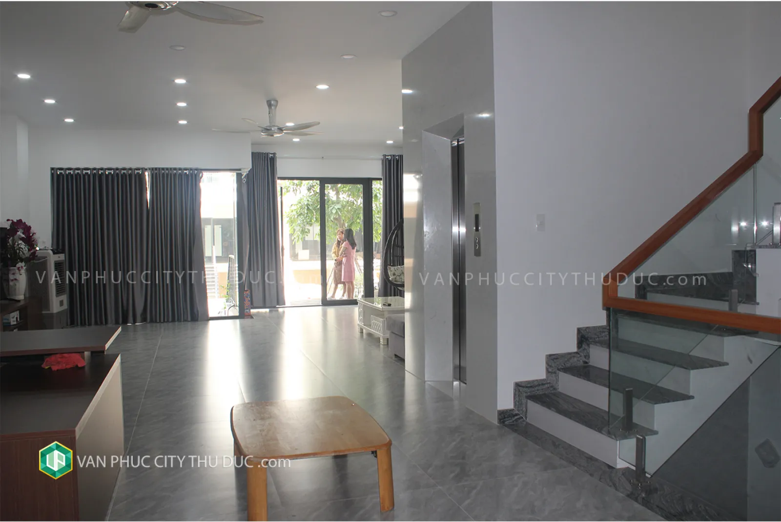 Chính chủ cho thuê văn phòng TẦNG TRỆT 7x19m kề Kênh Sông Trăng giá rẻ 15 triệu