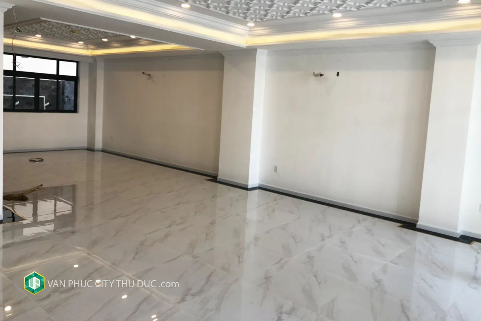 Cần cho thuê từng tầng làm văn phòng hướng Bắc 7x21m, full nội thất ngay khu sầm uất giá 24 triệu