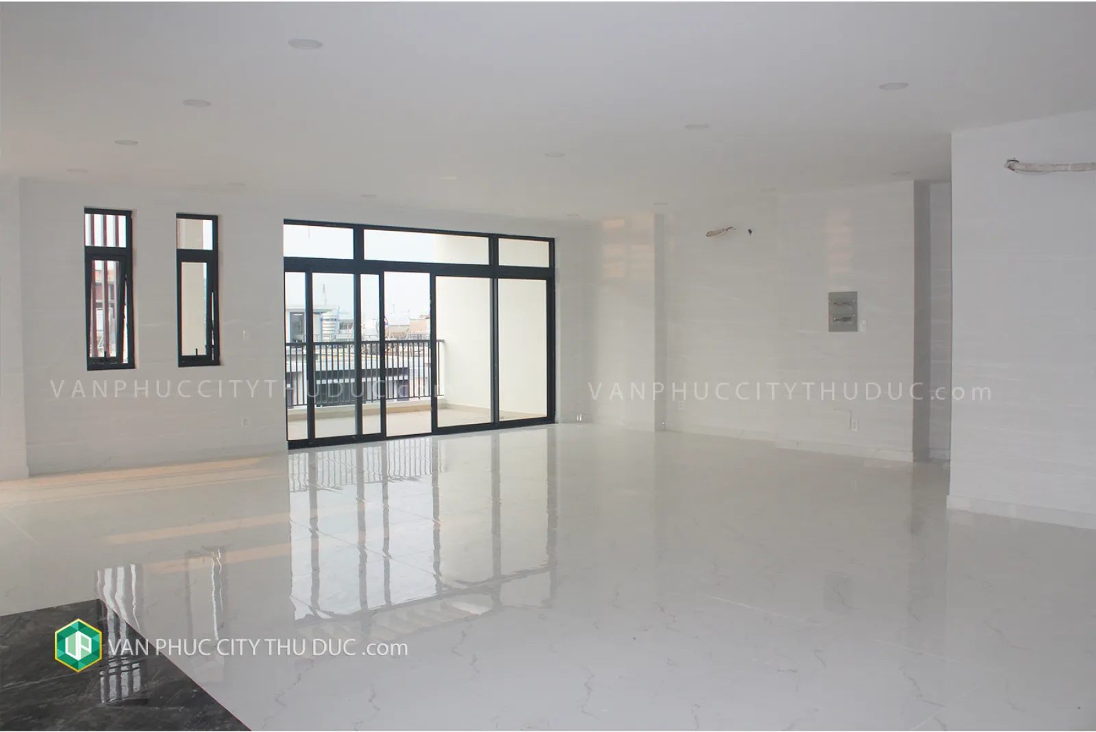 Cho thuê căn góc làm văn phòng nội thất Cao Cấp giá chỉ 86 triệu