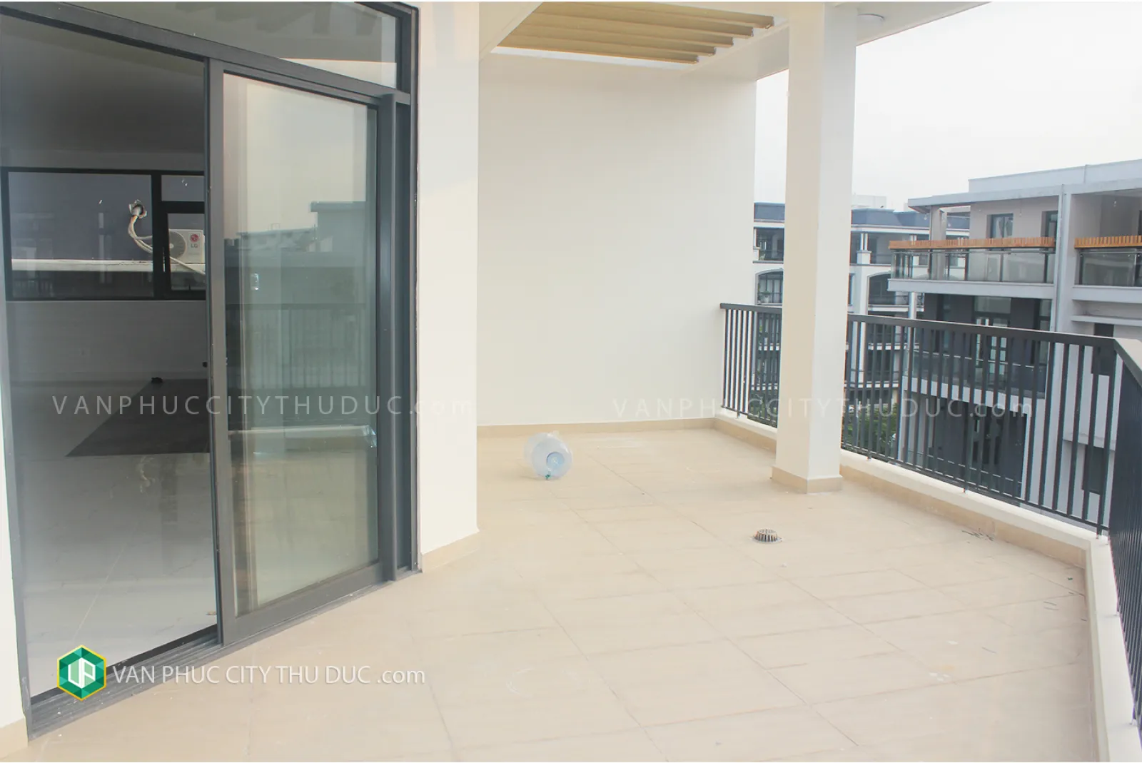 Cho thuê căn góc làm văn phòng nội thất Cao Cấp giá chỉ 86 triệu