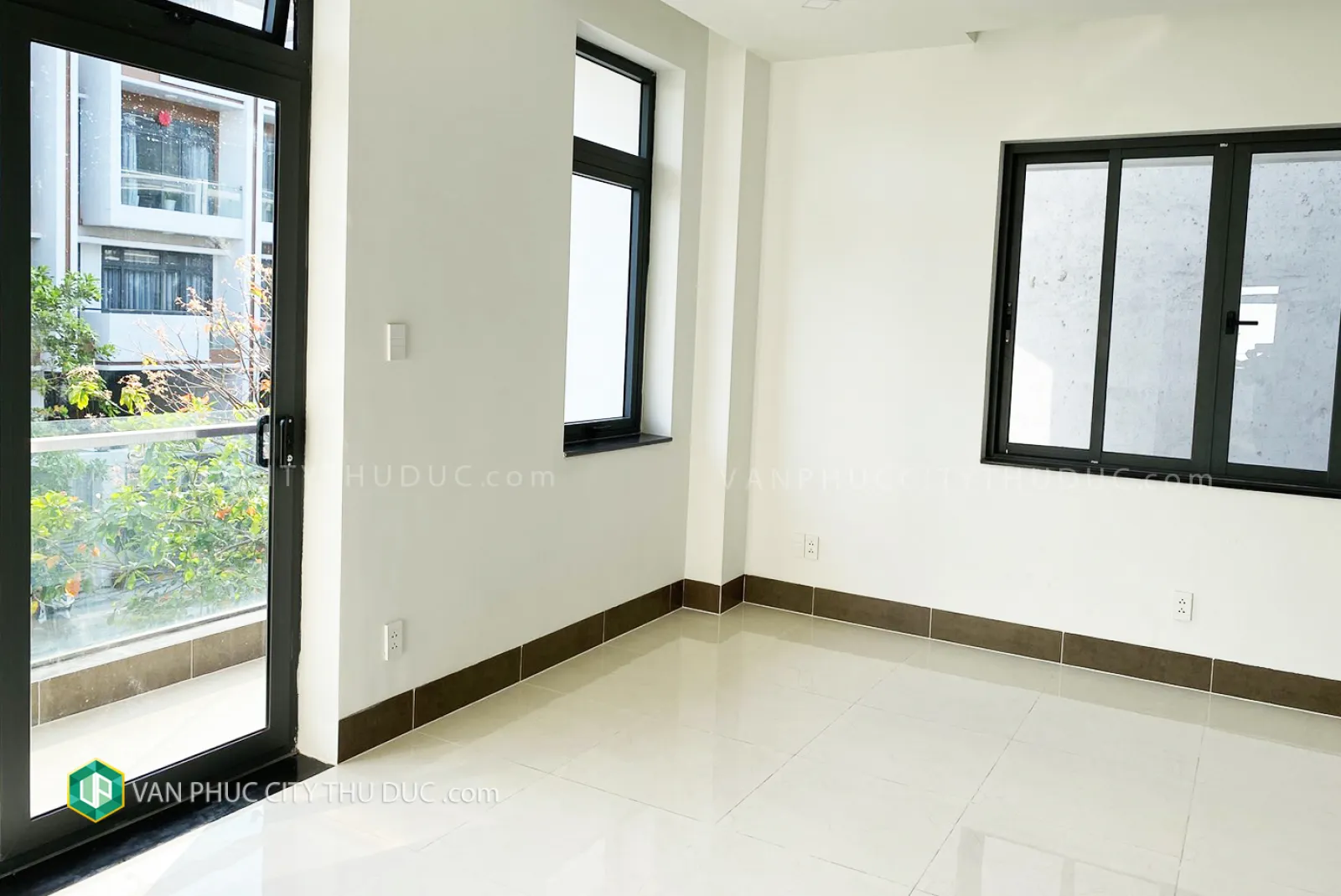 Cho thuê căn góc view công viên cực đẹp hướng Tây Bắc, full nội thất  giá 46 triệu