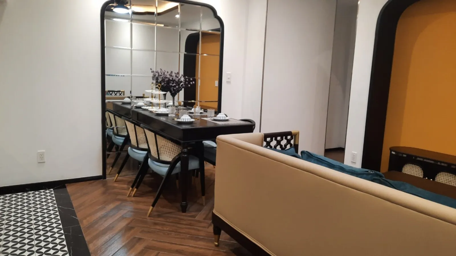 Cho thuê Căn hộ Vạn Phúc nội thất Cao Cấp ngay khu sầm uất giá chỉ 14 triệu