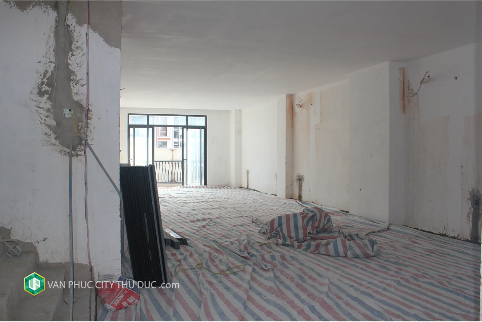 Cho thuê gấp Shophouse Nguyễn Thị Nhung hướng Tây Nam 7x20m, nội thất cơ bản gần ngay khu trung tâm thương mại giá 66 triệu