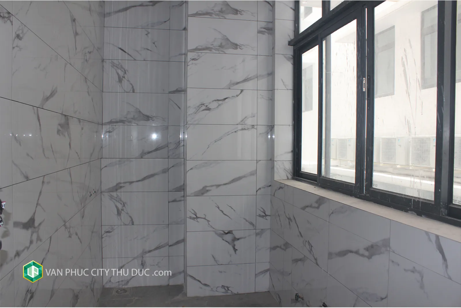 Cho thuê gấp Shophouse Nguyễn Thị Nhung hướng Tây Nam 7x20m, nội thất cơ bản gần ngay khu trung tâm thương mại giá 66 triệu