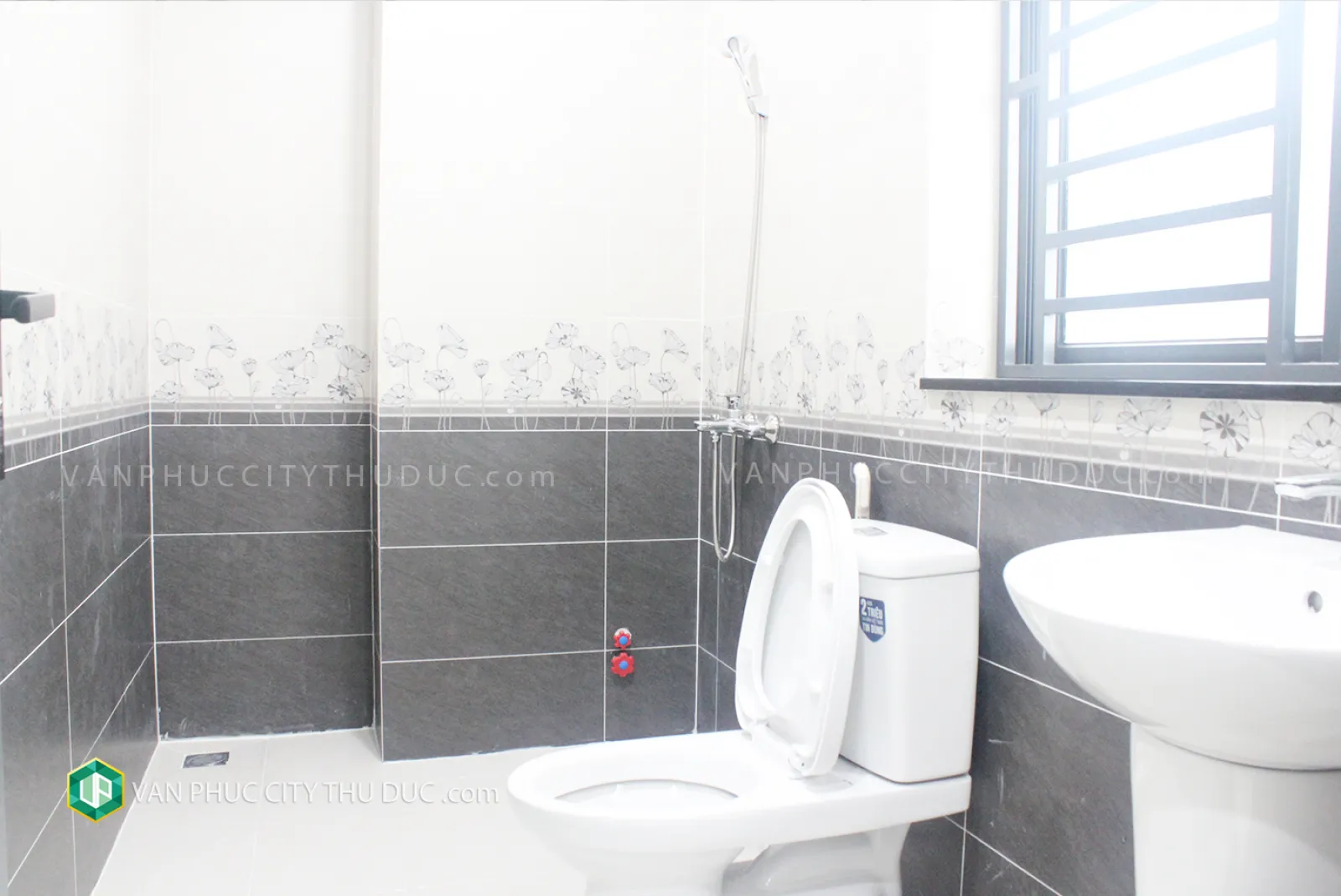 Cho thuê Tầng 2 nhà 7x19m, gần Vietcombank giá cực rẻ 18 triệu