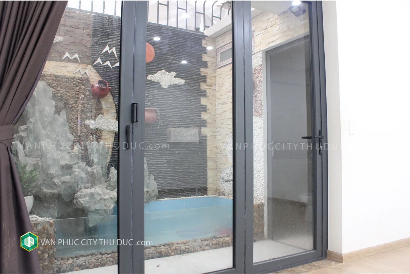 Tôi cho thuê từng tầng làm văn phòng hướng Nam, full nội thất giá 13,5 triệu