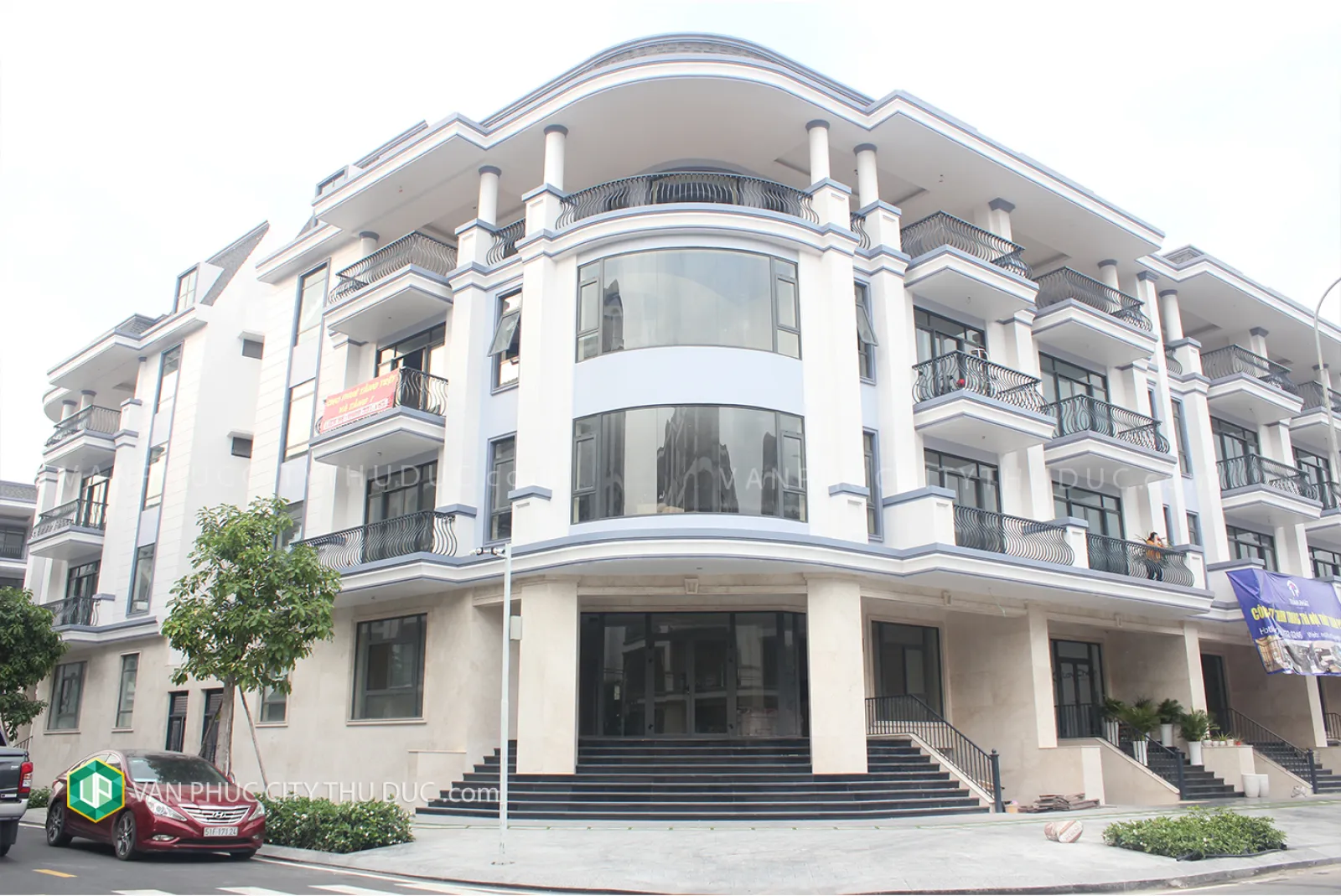 Cho thuê Hầm, trệt, lầu 1 Căn góc hai mặt tiền, full nội thất ngay khu sầm uất giá chỉ 66 triệu