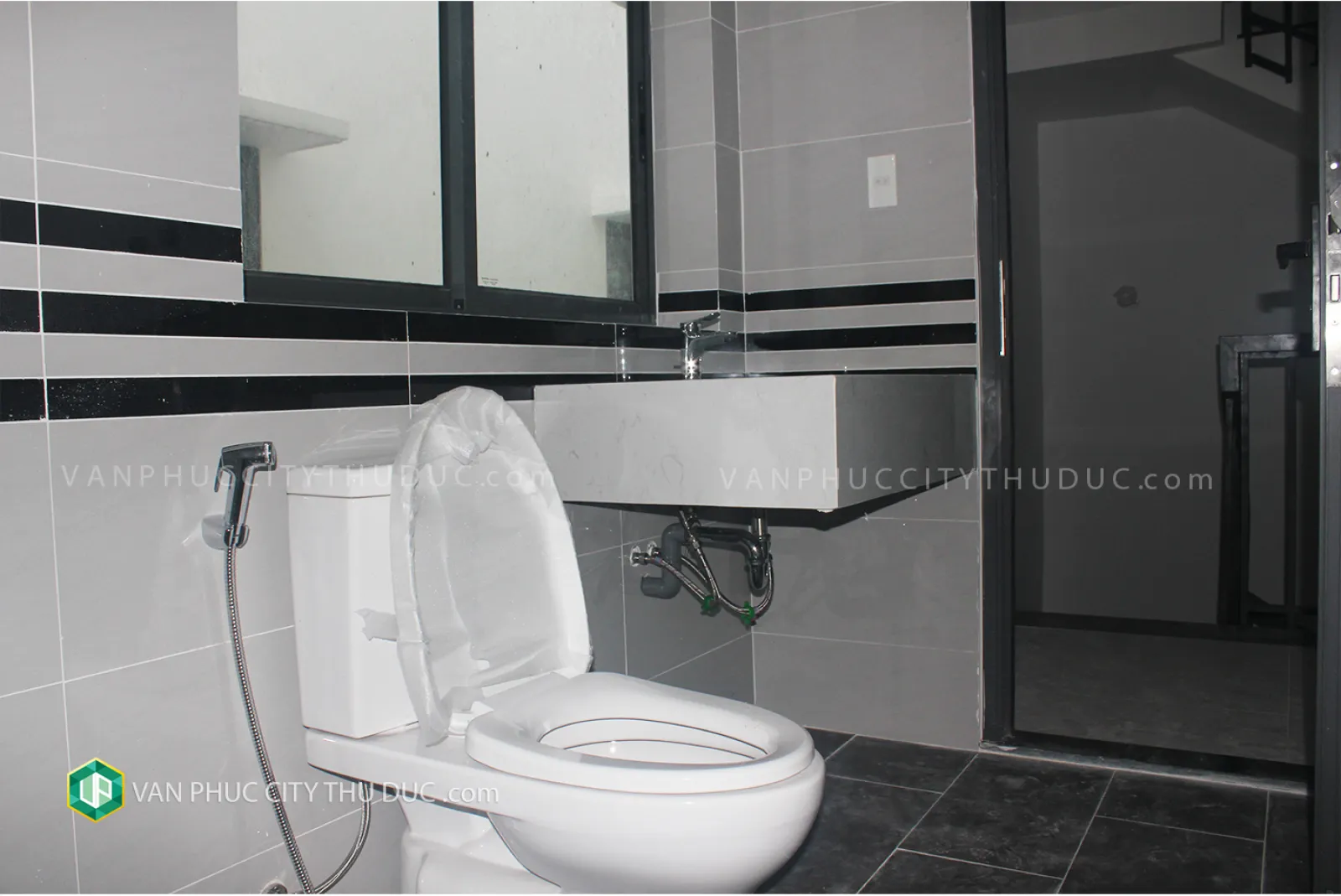 Cho thuê ngay nhà hoàn thiện cơ bản hướng Đông Nam 7x19m, nhà mới xây gần kề Kênh Sông Trăng giá 46 triệu