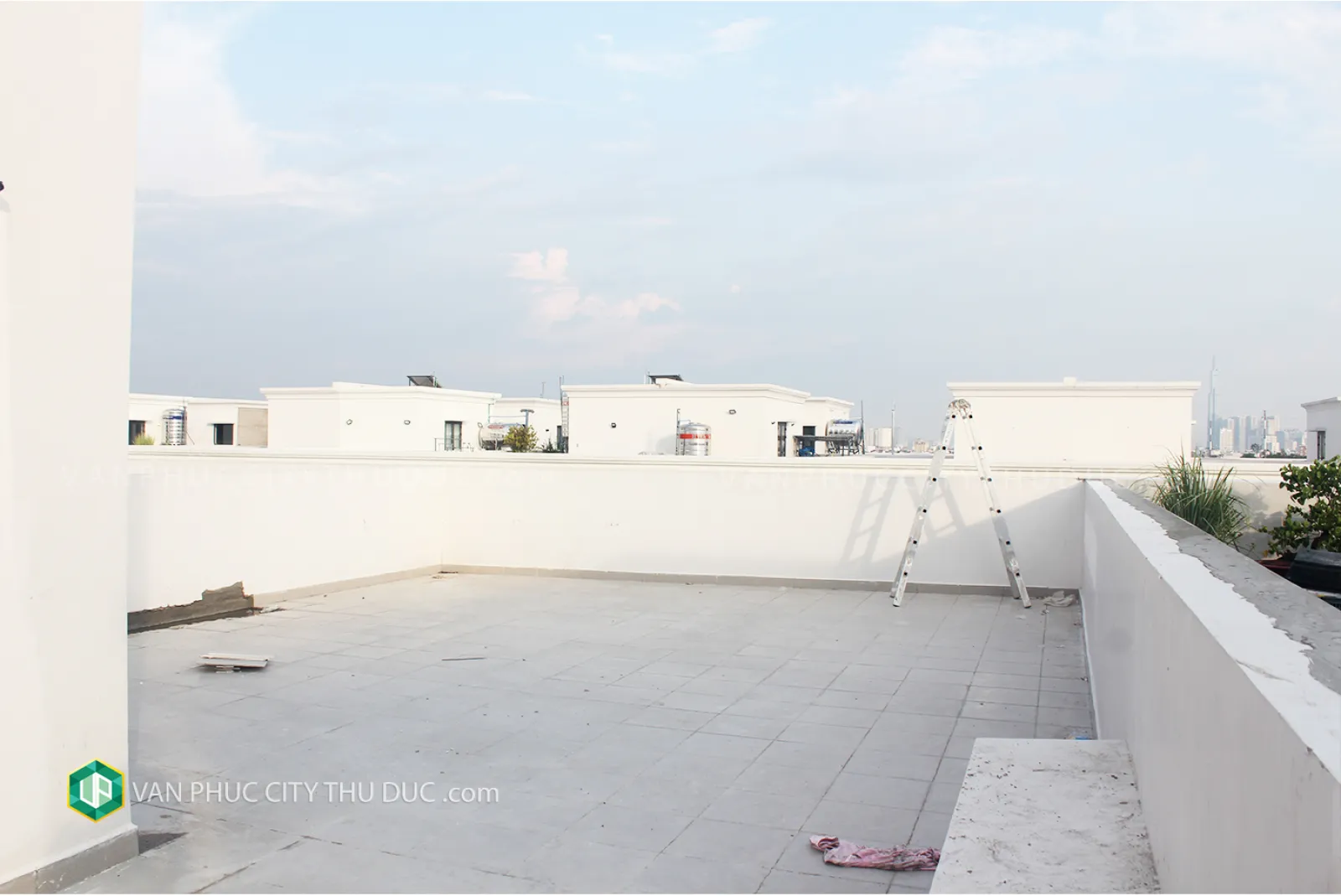 Cho thuê ngay nhà hoàn thiện cơ bản hướng Đông Nam 7x19m, nhà mới xây gần kề Kênh Sông Trăng giá 46 triệu