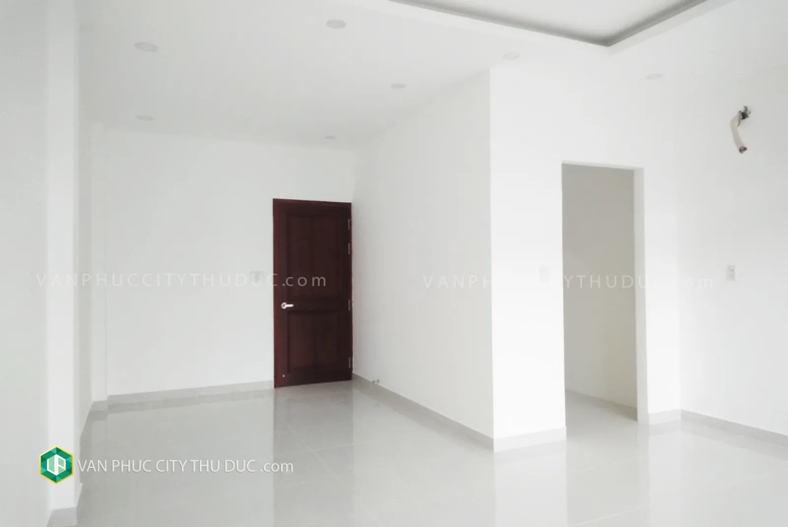 Cho thuê ngay nhà Vạn Phúc City hướng Bắc 5x21m, hoàn thiện nội thất ngay khu sầm uất giá 33 triệu