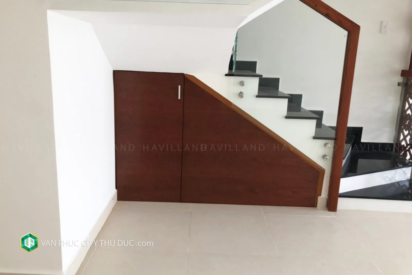 Cho thuê ngay Shophouse Nguyễn Thị Nhung hướng Đông Bắc 5x20m, hoàn thiện nội thất trục thương mại chính giá 46 triệu