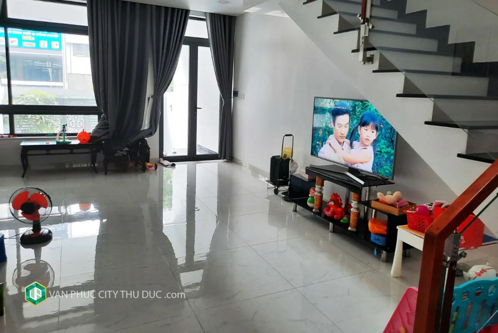 Cho thuê nhà KĐT Vạn Phúc hướng Tây Bắc 5x21m, nội thất đầy đủ vào ở ngay giá chỉ 36 triệu