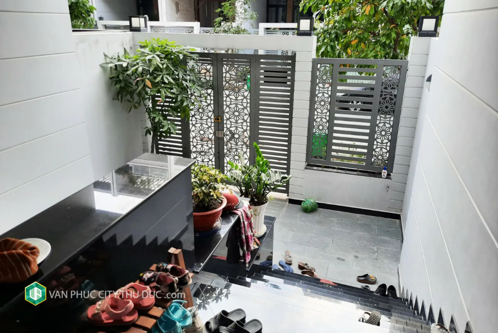 Cho thuê nhà KĐT Vạn Phúc hướng Tây Bắc 5x21m, nội thất đầy đủ vào ở ngay giá chỉ 36 triệu