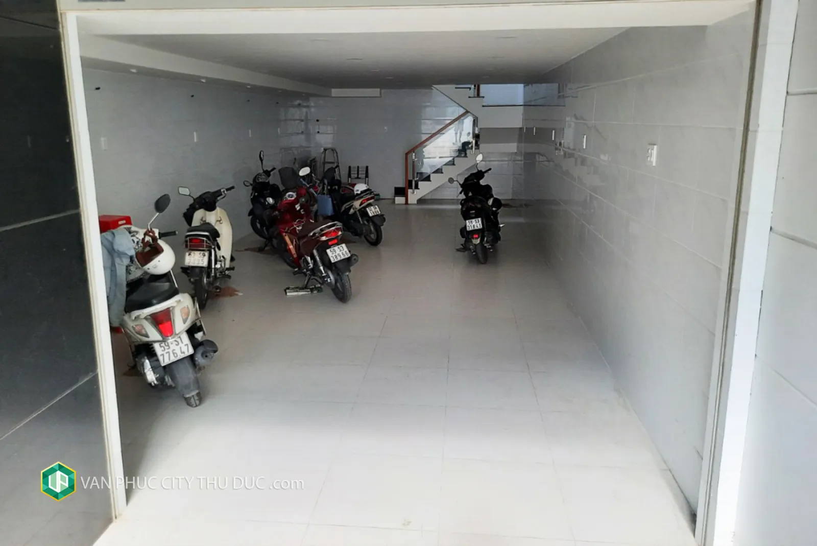 Cho thuê nhà KĐT Vạn Phúc hướng Tây Bắc 5x21m, nội thất đầy đủ vào ở ngay giá chỉ 36 triệu