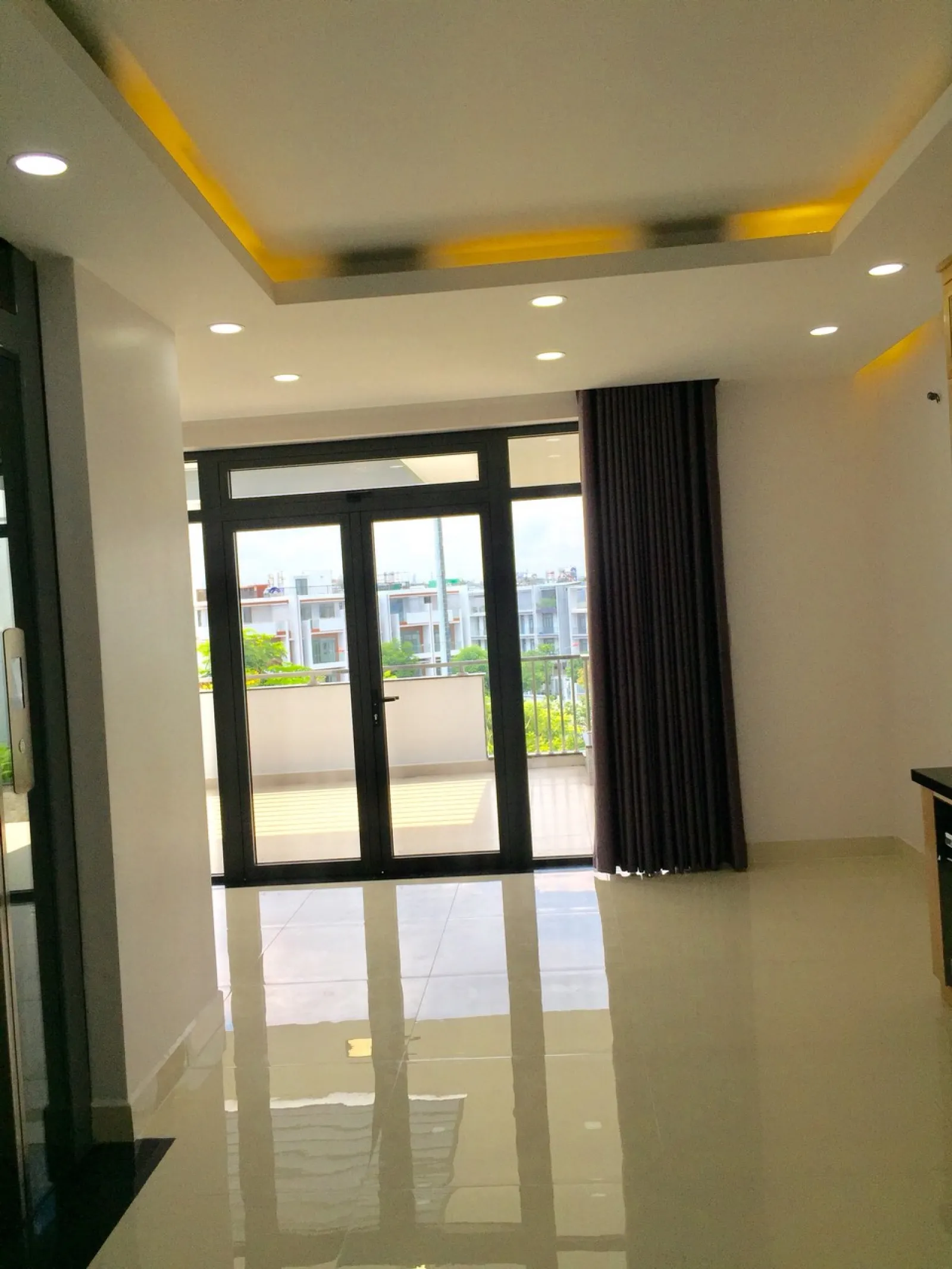 Cho thuê Nhà Vạn Phúc Thủ Đức hướng Nam 6x20m, nhà mới xây view công viên giá 48 triệu