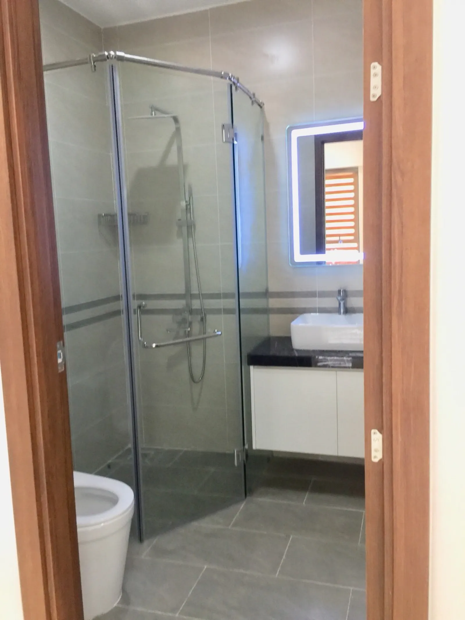 Cho thuê Nhà Vạn Phúc Thủ Đức hướng Nam 6x20m, nhà mới xây view công viên giá 48 triệu