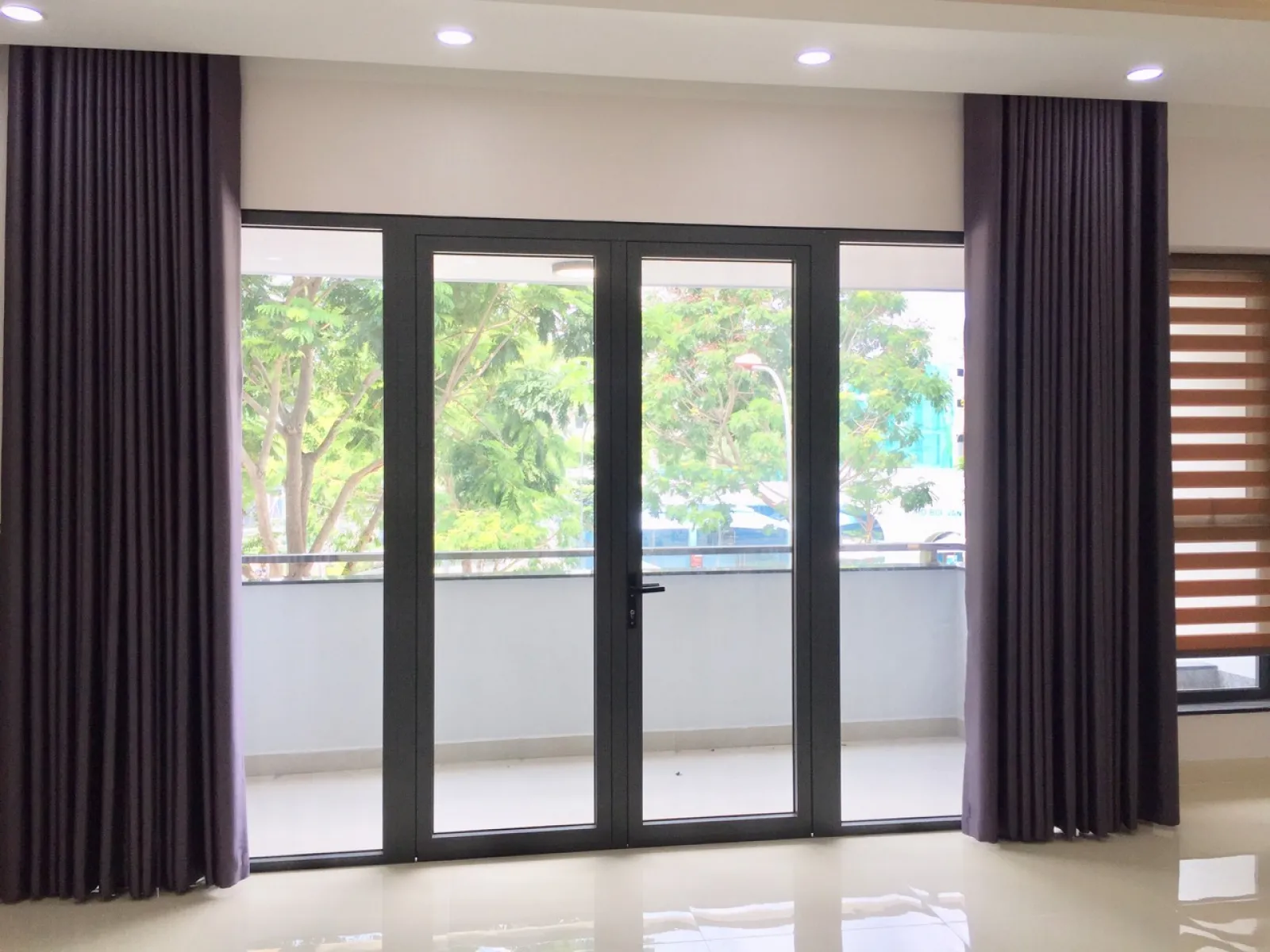 Cho thuê Nhà Vạn Phúc Thủ Đức hướng Nam 6x20m, nhà mới xây view công viên giá 48 triệu