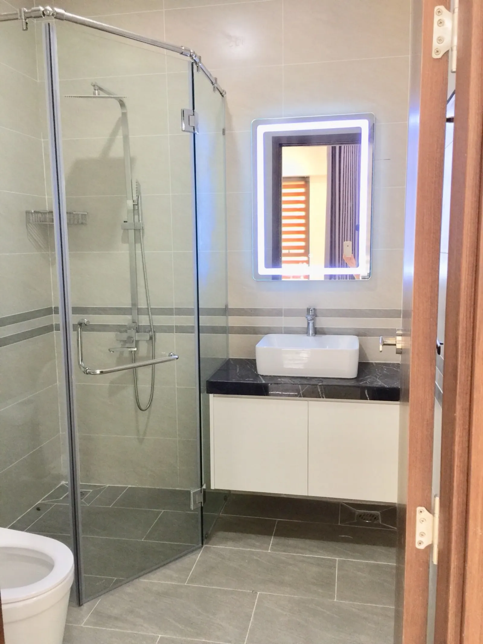 Cho thuê Nhà Vạn Phúc Thủ Đức hướng Nam 6x20m, nhà mới xây view công viên giá 48 triệu