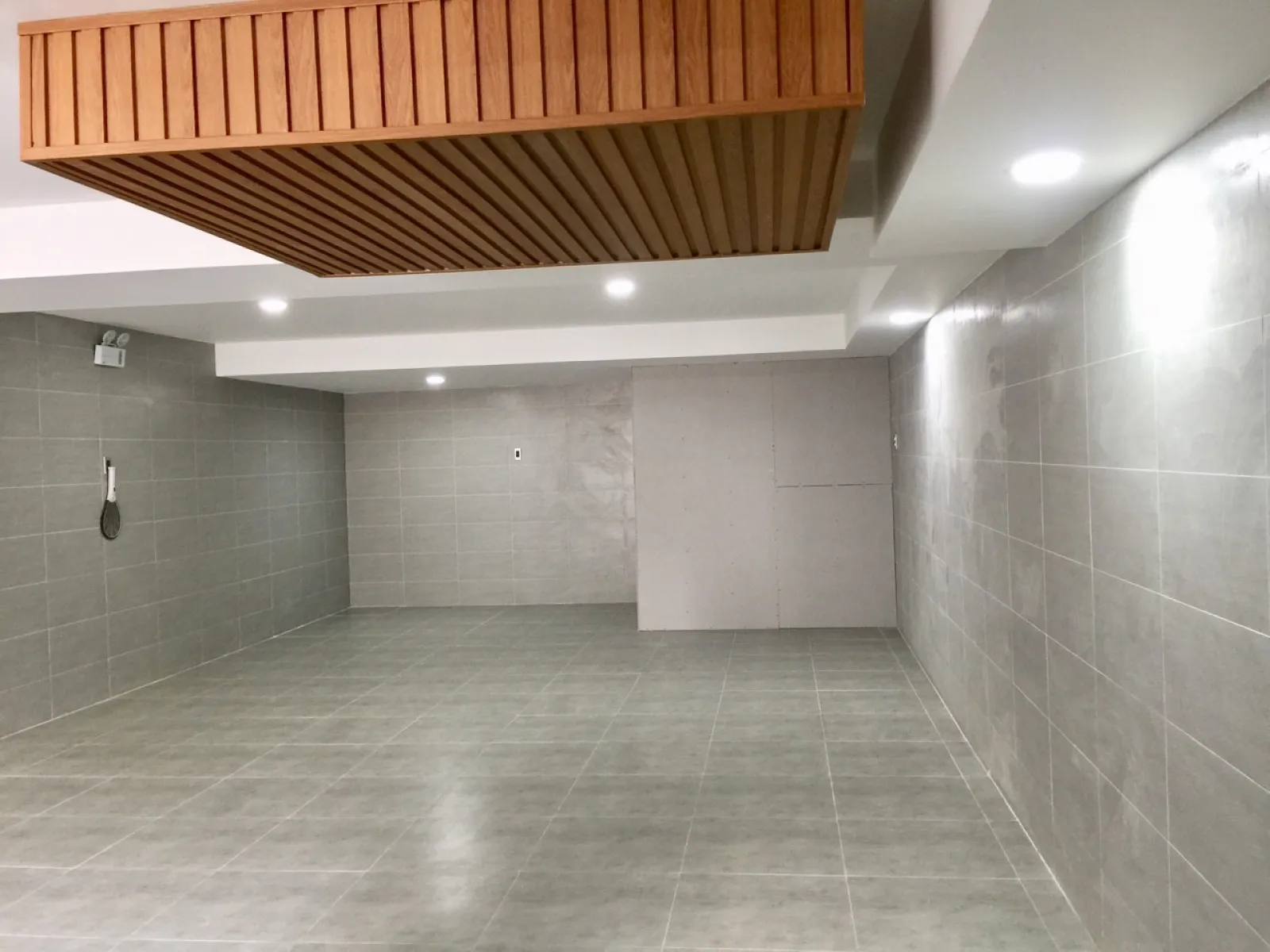 Cho thuê Nhà Vạn Phúc Thủ Đức hướng Nam 6x20m, nhà mới xây view công viên giá 48 triệu