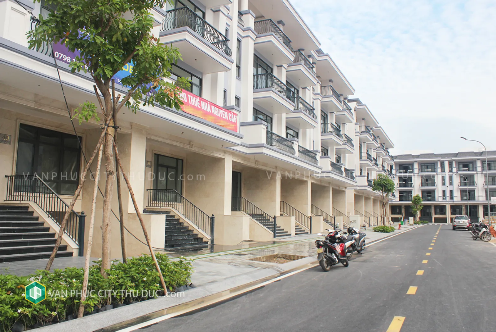 Cho thuê Nhà Vạn Phúc Thủ Đức hướng Tây Nam 7x22m, hoàn thiện nội thất đối diện công viên giá 61 triệu