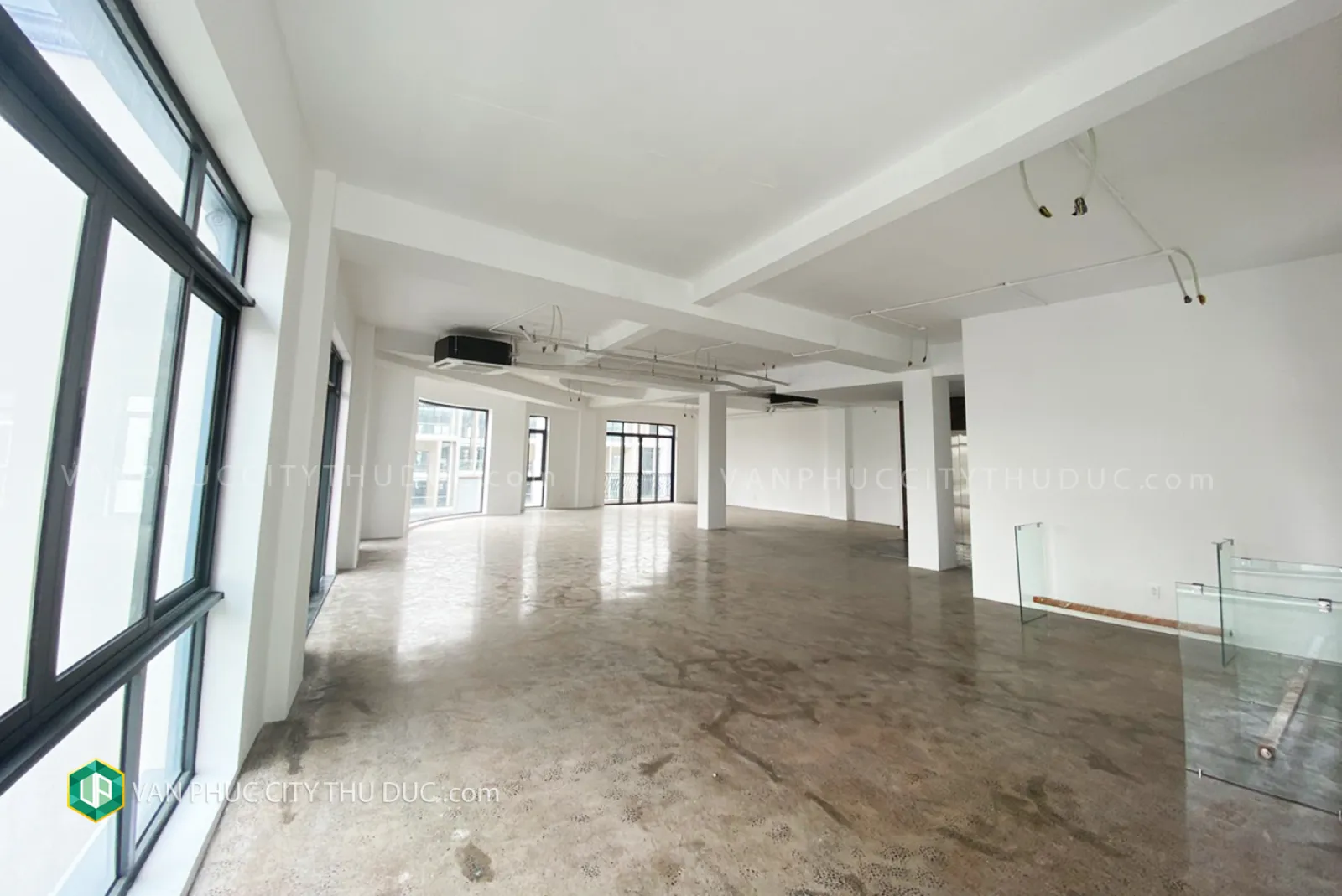 Cho thuê  TỪNG SÀN 200m2 làm văn phòng, ngay góc đường chính Nguyễn Thị Nhung giá chỉ 25tr