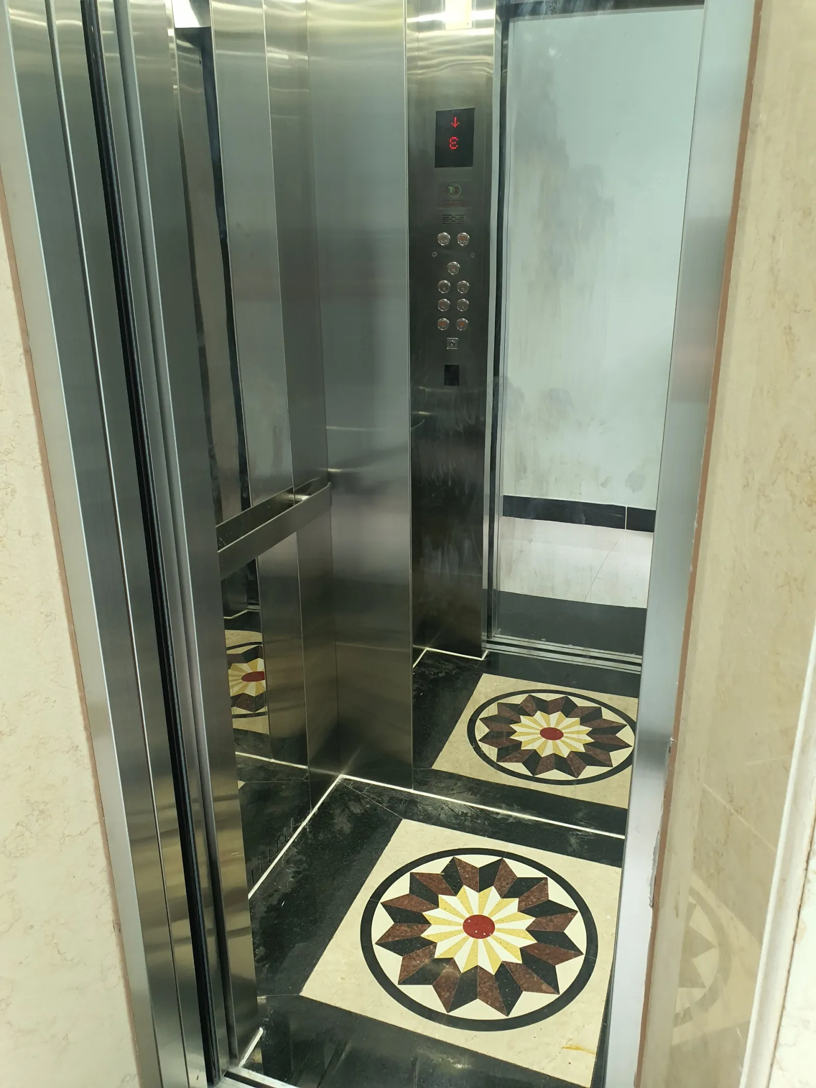 Cho thuê TẦNG 2 & 3 LÀM VĂN PHÒNG, nhà ngang 5m giá chỉ 24 triệu