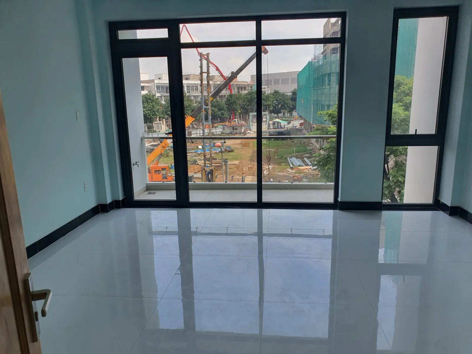 Cho thuê TẦNG 2 & 3 LÀM VĂN PHÒNG, nhà ngang 5m giá chỉ 24 triệu