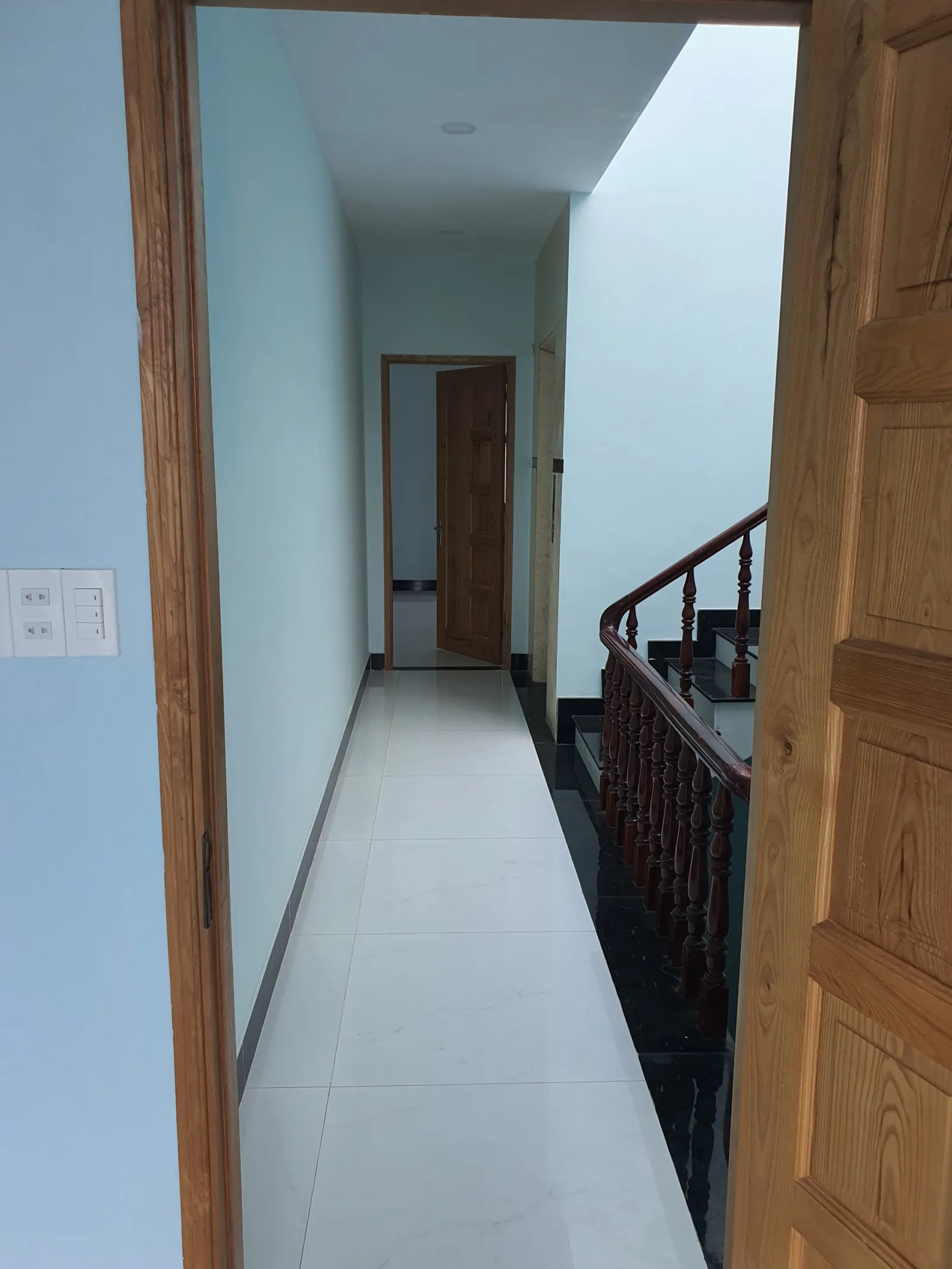 Cho thuê TẦNG 2 & 3 LÀM VĂN PHÒNG, nhà ngang 5m giá chỉ 24 triệu