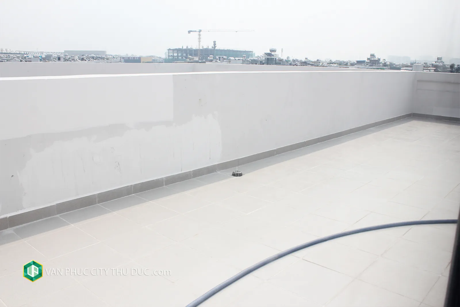 Cho thuê Văn phòng Vạn Phúc City hướng Đông Nam 7x19m, hoàn thiện nội thất gần kề Kênh Sông Trăng giá 51  triệu