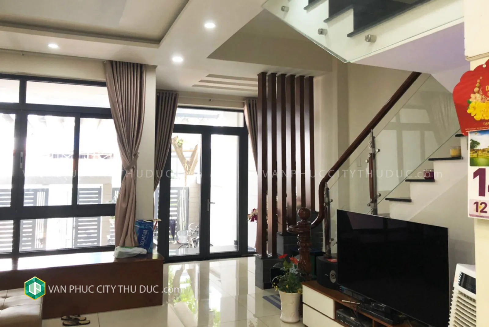 Chuyển nhượng nhà Vạn Phúc City hướng Bắc 6x17m, hoàn thiện nội thất gần sân tennis giá 20 tỷ